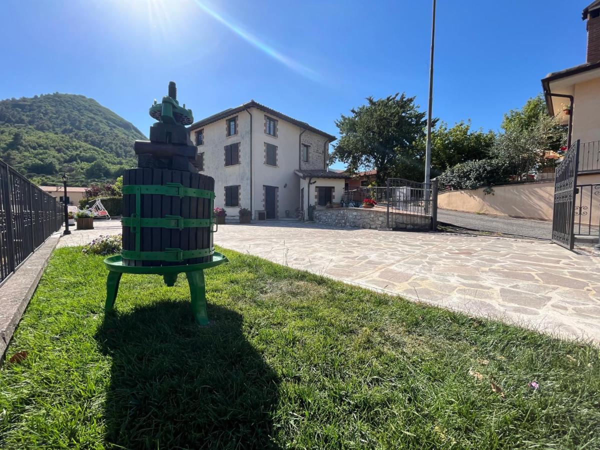 Casa Vacanze Vecchio Frantoio Residenza Moraiolo Spoleto Luaran gambar